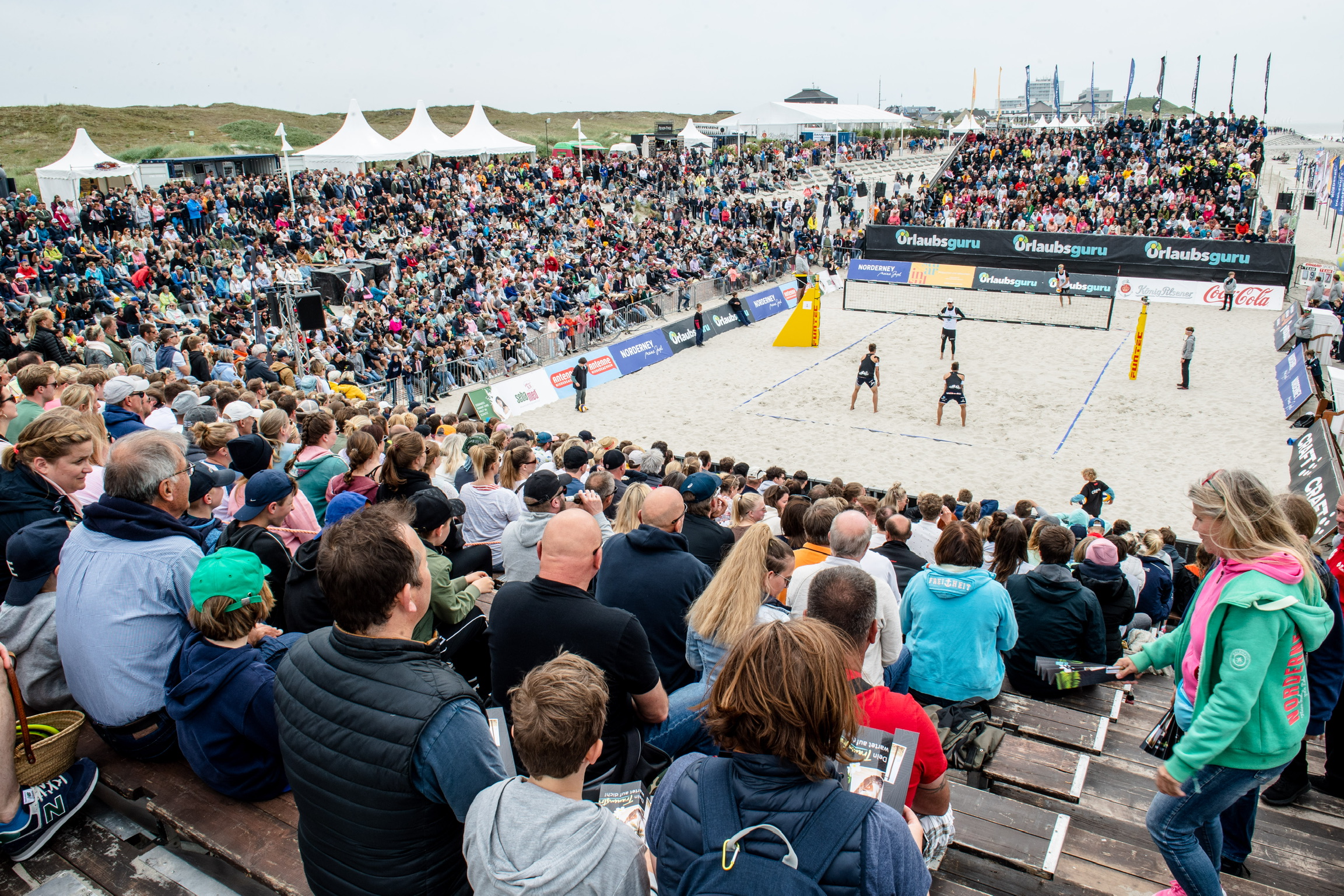 Beachvolleyball Crowd